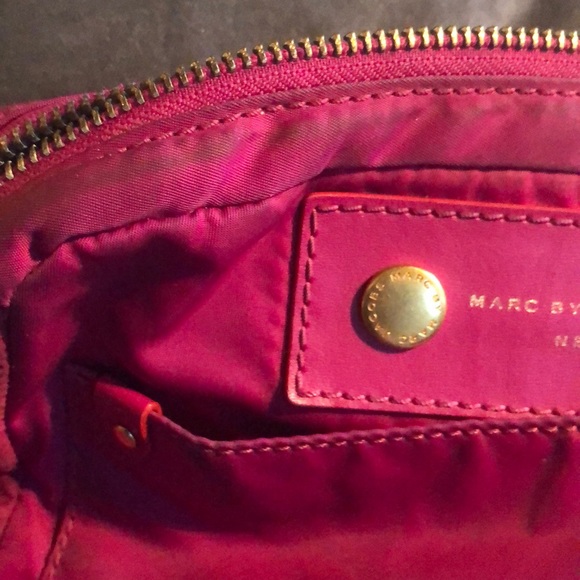 Marc by Marc Jacobs, dark pink small shoulder bag - Picture 3 of 4